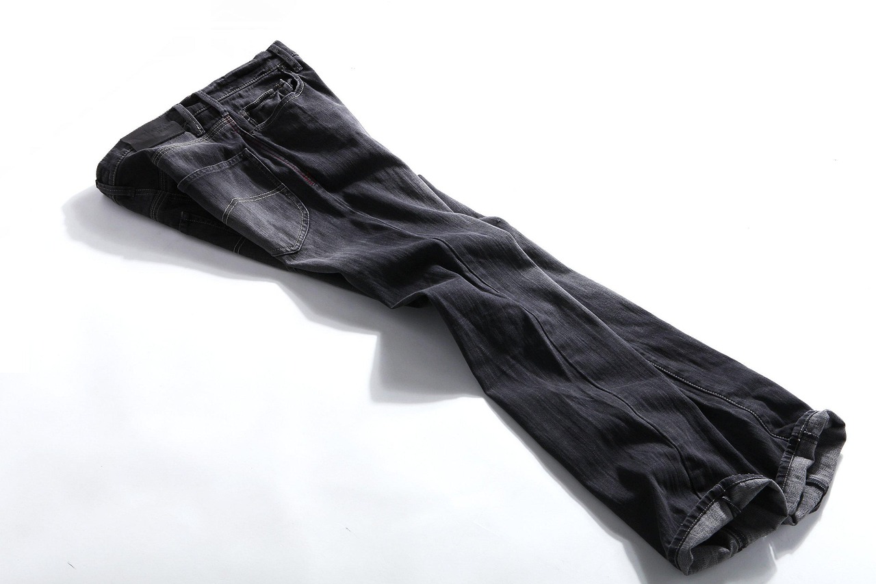 Baggy jeans: rise, leg opening and the numbers that matter